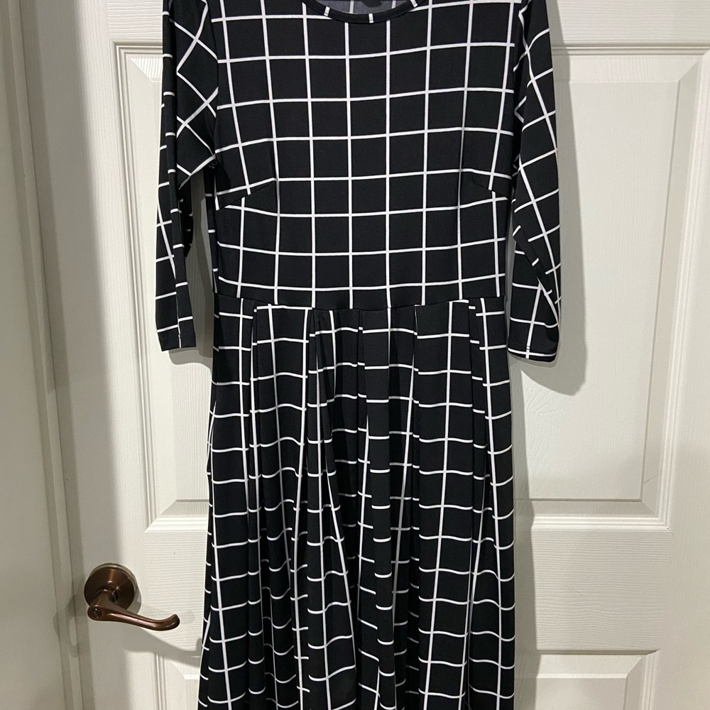 Elegant Black and White Grid Dress